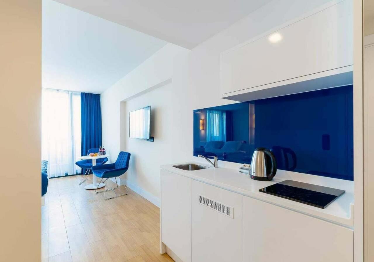 Aparthotel Orbi City Sea View Batumi Exterior photo