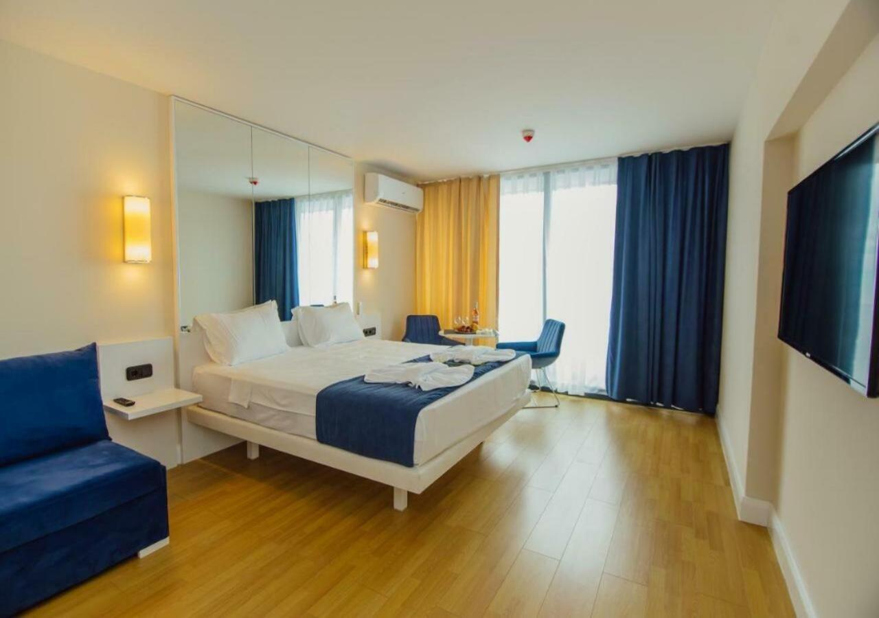 Aparthotel Orbi City Sea View Batumi Exterior photo